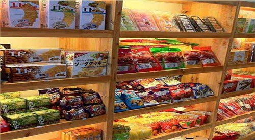 休閑零食店設(shè)計裝修